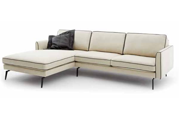 Ecksofa mit Keder.