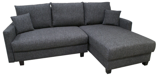 Kleine ecksofas. Kleines zimmer mit sofa