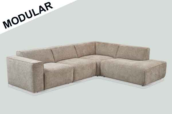 Grosses modulares Ecksofa mit Ottomane.