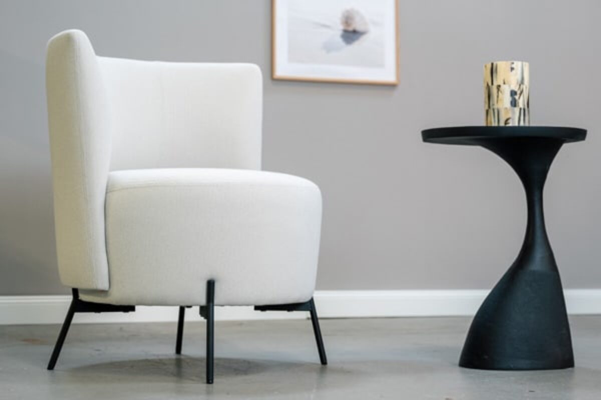 Kleiner moderner Sessel