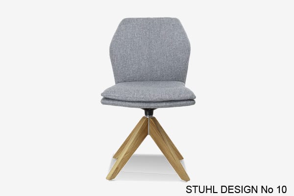 Nordischer Stuhl mit Holzgestell drehbar.