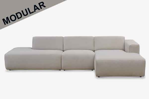 Modulares nordisches Ecksofa.