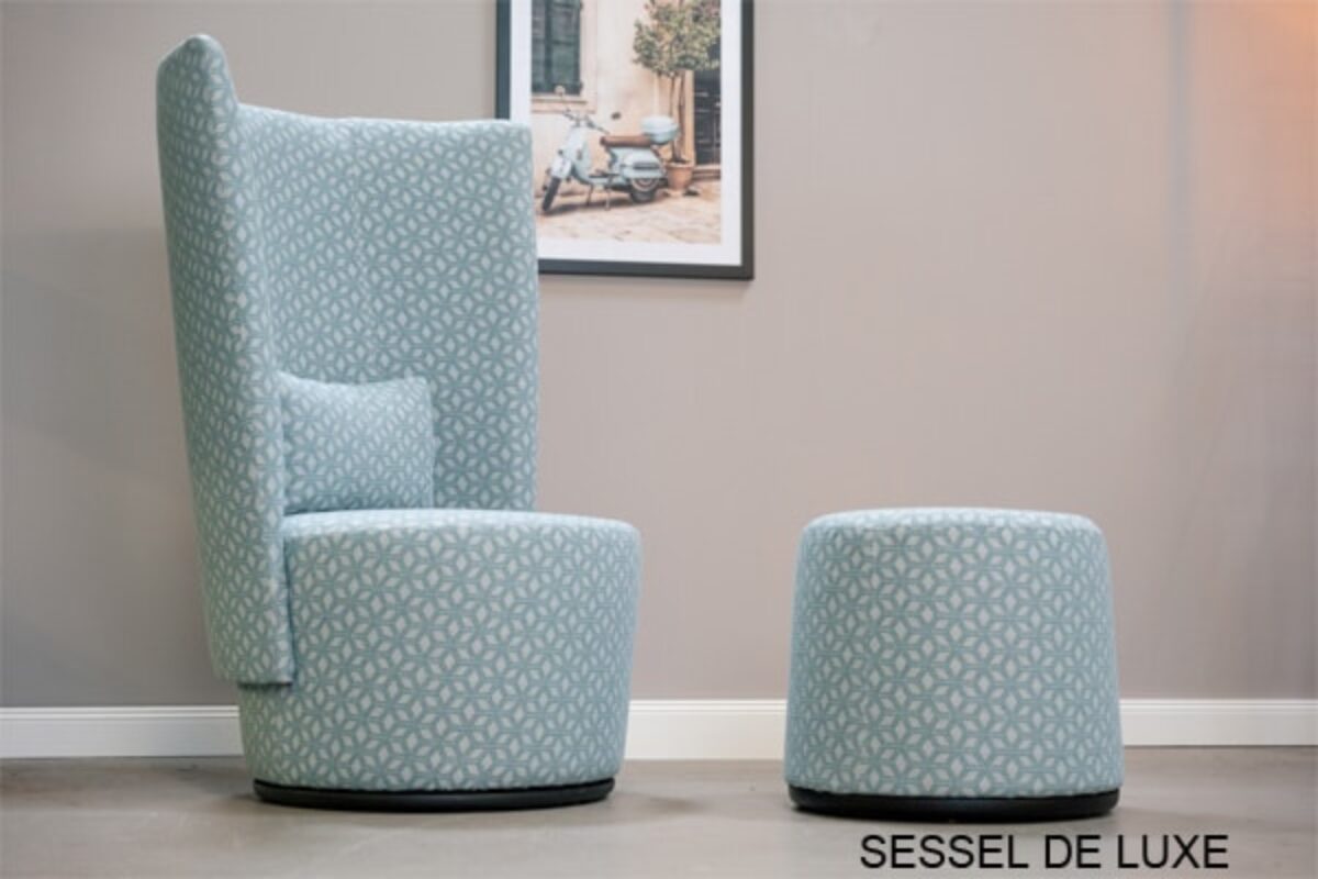 Drehbarer Sessel hohe Lehne