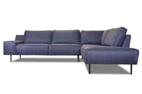 Ecksofa mit USB-Anschluss.
